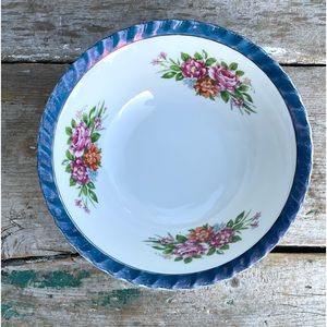 Vintage Yamatsu Japan white & blue floral Soup Rice Bowl